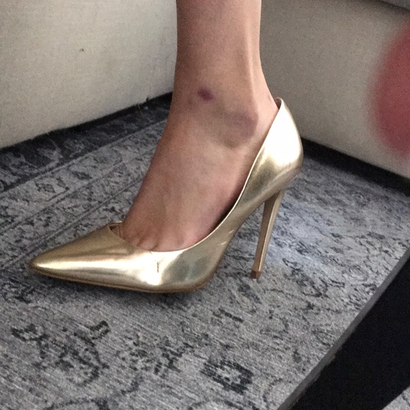 Aldo Shoes - Aldo gold pumps barely worn size 8